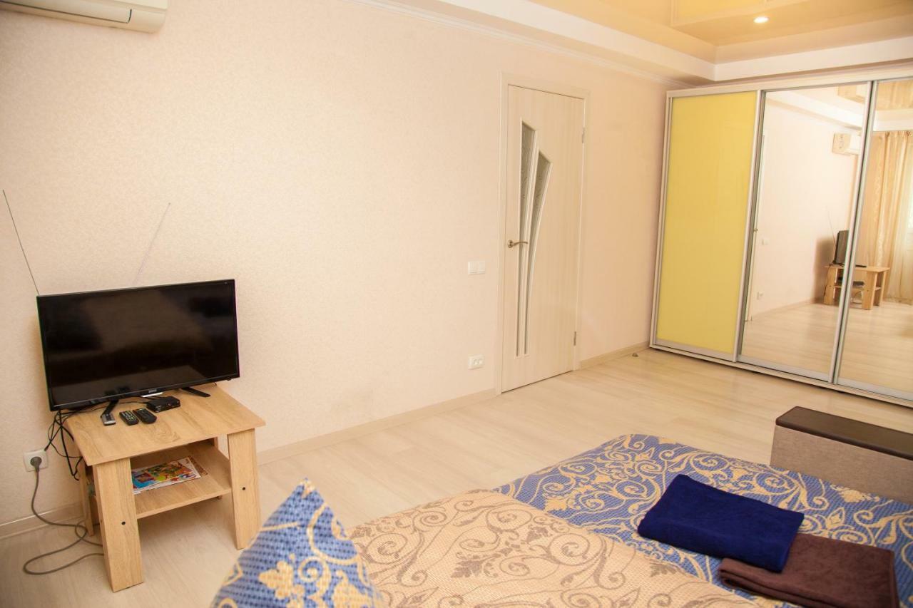 Semi-Luxury Apartment On Zaporozhskaya 9 Zaporizhia エクステリア 写真